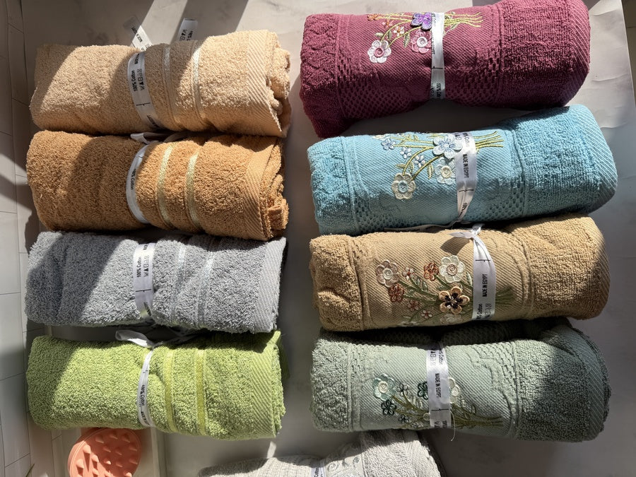 ✨ طقم فوط مطرزة – 3 قطع (55*110) ✨